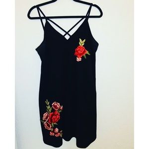 💕 Women’s Criss Cross dress with rose detail 🌹